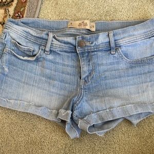 Hollister short short, low rise size 9